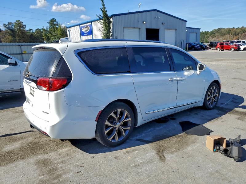 Photo 3 from auction – 2018 CHRYSLER PACIFICA L with VIN 2C4RC1GG7JR107173