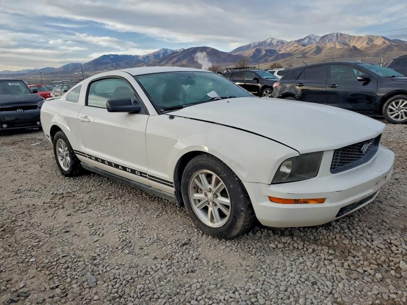 Photo 4 from auction – 2007 FORD MUSTANG with VIN 1ZVFT80N075273431