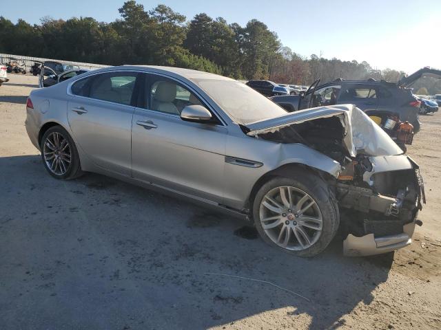 Photo 4 from auction – 2016 JAGUAR XF PRESTIG with VIN SAJBE4BV6GCY07210