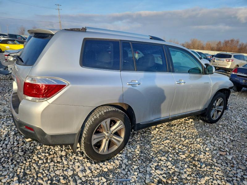 Photo 3 from auction – 2011 TOYOTA HIGHLANDER with VIN 5TDDK3EH5BS091598