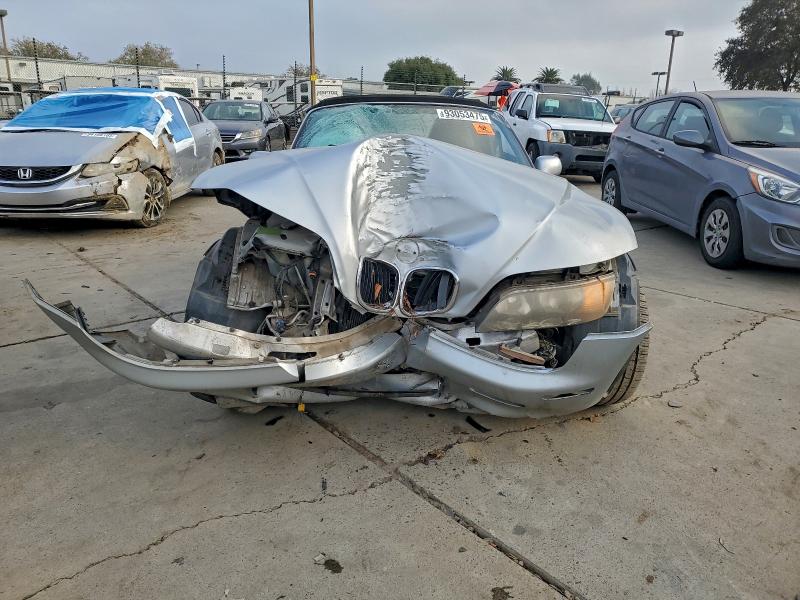 Photo 5 from auction – 1998 BMW Z3 with VIN 4USCJ3328WLC10357