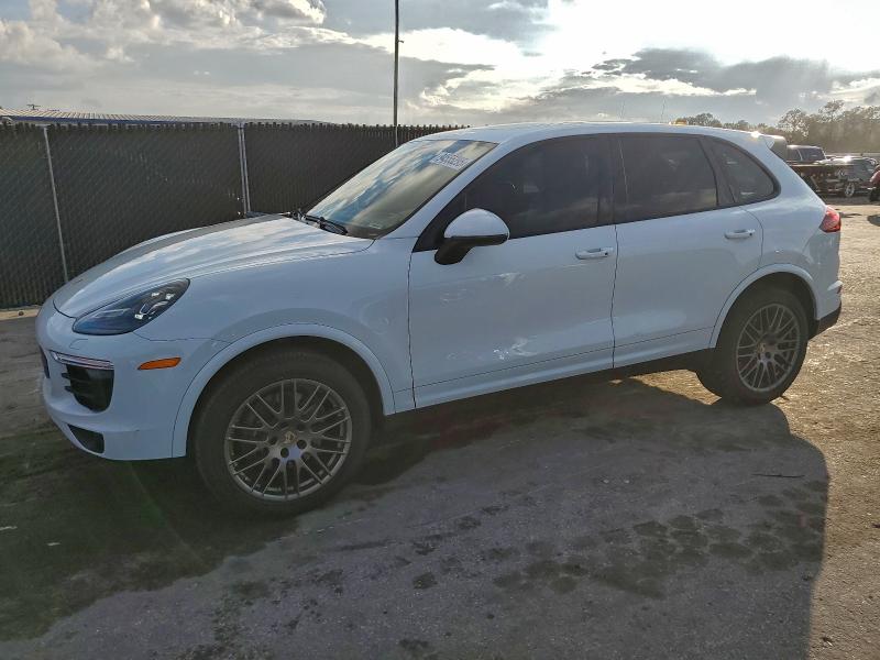 PORSCHE CAYENNE 2017 с VIN WP1AA2A28HKA86119 - Снимка от търг
