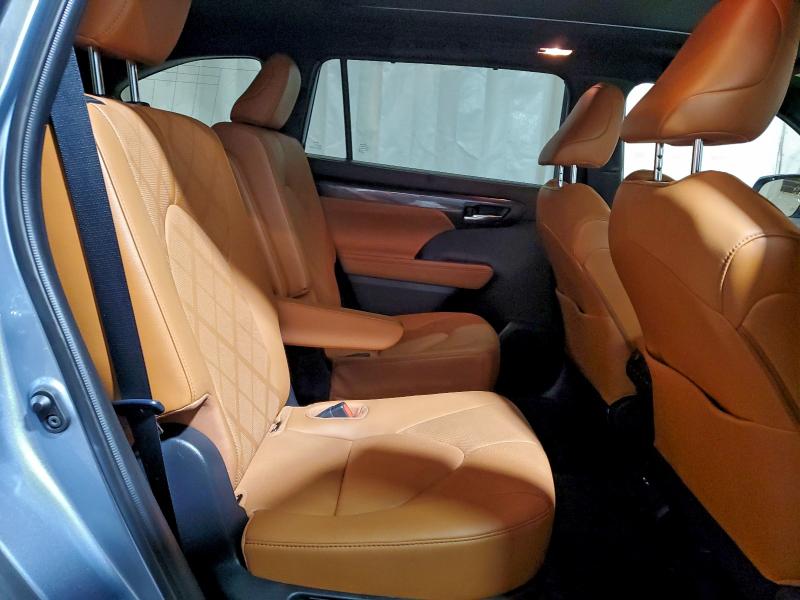 Photo 11 from auction – 2021 TOYOTA HIGHLANDER with VIN 5TDEBRCH1MS052522