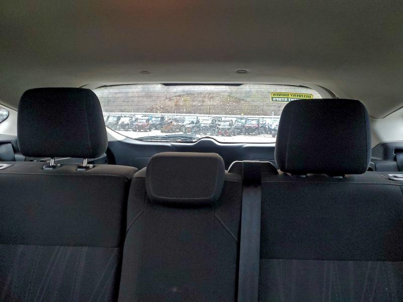 Photo 10 from auction – 2015 FORD FOCUS with VIN 1FADP3K26FL371822