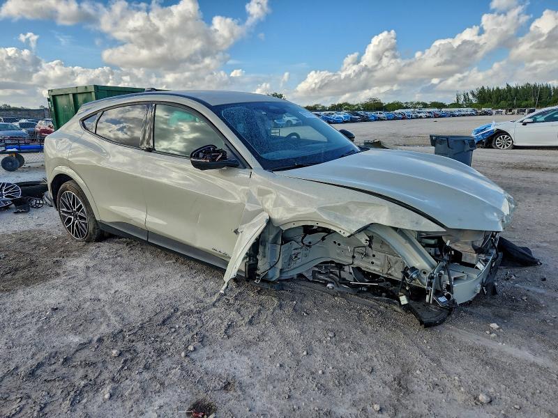 Photo 4 from auction – 2025 FORD MUSTANG MACH-E with VIN 3FMTK3R72SMA30718