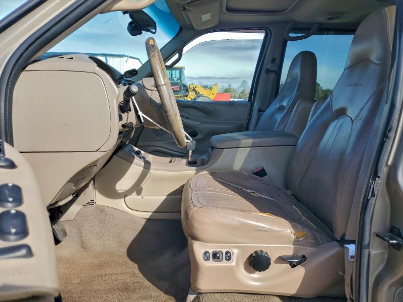 Photo 7 from auction – 2002 FORD EXPEDITION with VIN 1FMPU18L72LA69756