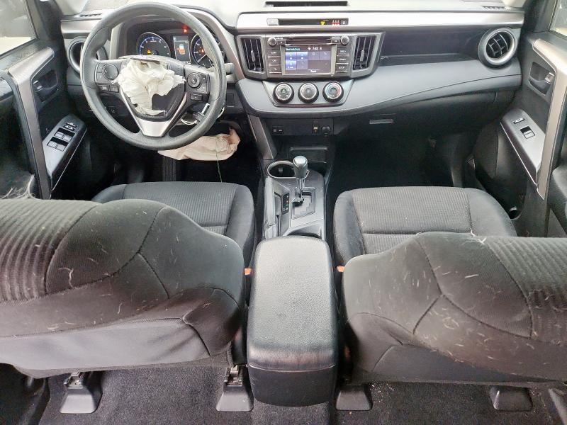Photo 8 from auction – 2017 TOYOTA RAV4 LE with VIN JTMZFREV0HJ704235
