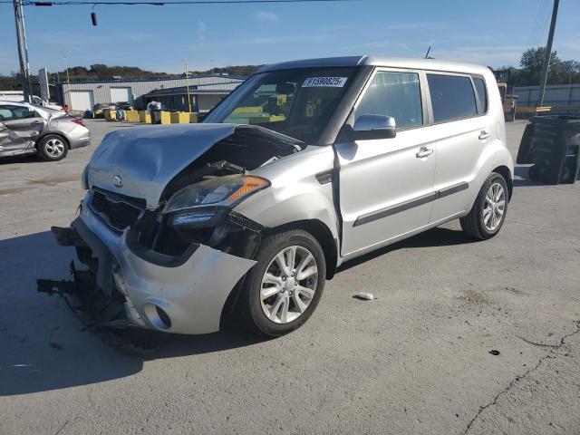 KIA SOUL + 2013 with VIN KNDJT2A68D7590035 - Photo from auction