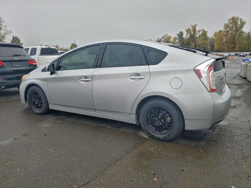 Photo 2 from auction – 2013 TOYOTA PRIUS with VIN JTDKN3DU8D5629135