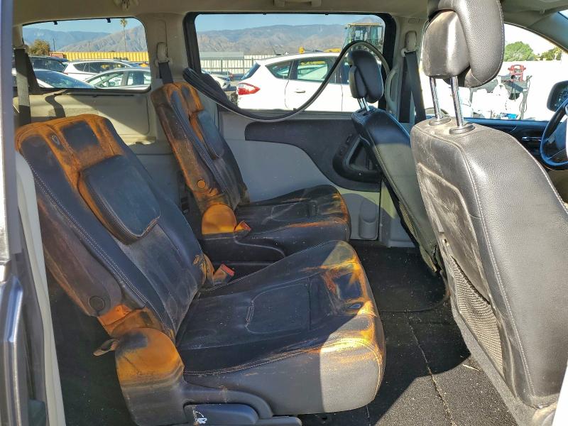 Photo 11 from auction – 2015 CHRYSLER TOWN & COU with VIN 2C4RC1CG2FR582923