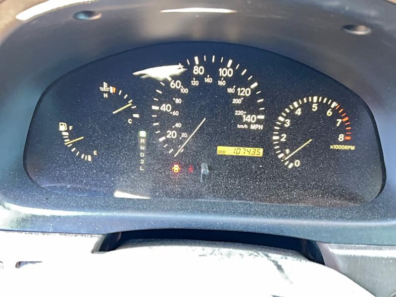 Photo 8 from auction – 2001 LEXUS RX 300 with VIN JTJHF10U510175840