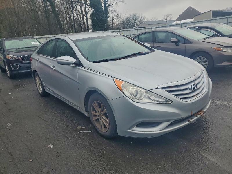 Photo 4 from auction – 2013 HYUNDAI SONATA GLS with VIN 5NPEB4AC0DH756131