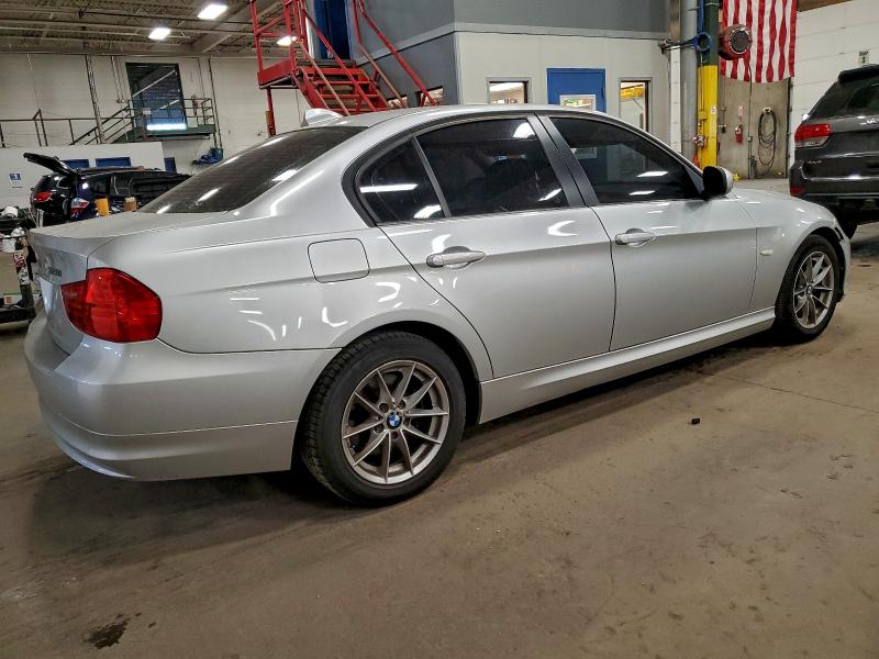 Photo 3 from auction – 2010 BMW 328 I with VIN WBAPH7G52ANM50493