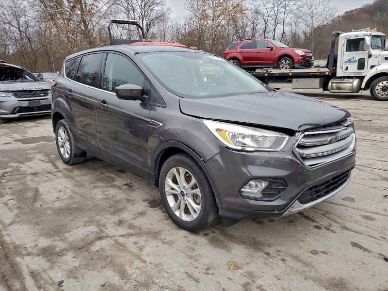 Photo 4 from auction – 2017 FORD ESCAPE with VIN 1FMCU0G99HUC46051