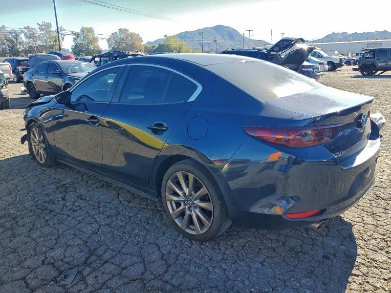 Photo 2 from auction – 2020 MAZDA 3 SELECT with VIN 3MZBPACL5LM133321