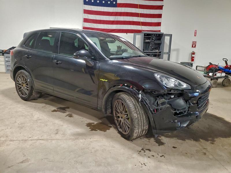 Photo 4 from auction – 2017 PORSCHE CAYENNE SE with VIN WP1AE2A2XHLA74620