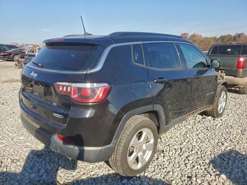 Photo 3 from auction – 2018 JEEP COMPASS with VIN 3C4NJCBB3JT293206