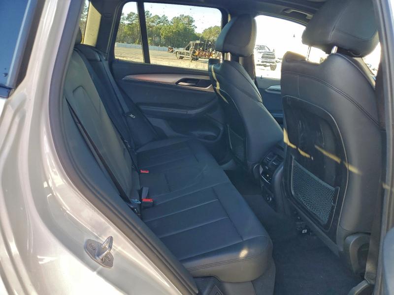 Photo 11 from auction – 2018 BMW X3 XDRIVE3 with VIN 5UXTR9C56JLD65881