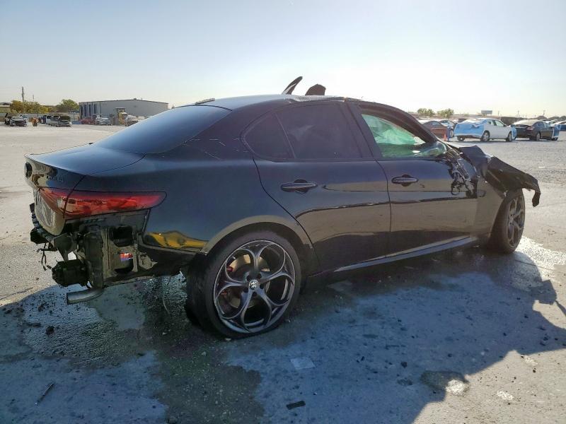 Photo 3 from auction – 2020 ALFA ROMEO GIULIA with VIN ZARFAMBN3L7635786