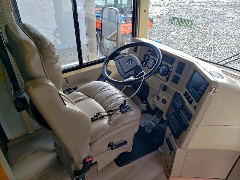 Photo 5 from auction – 2005 FREIGHTLINER CHASSIS X with VIN 4UZAAHDC65CU91437