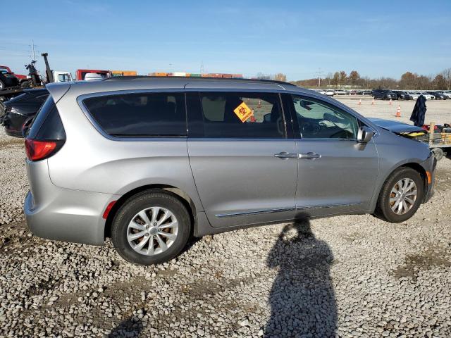 Photo 3 from auction – 2017 CHRYSLER PACIFICA T with VIN 2C4RC1BG6HR535219