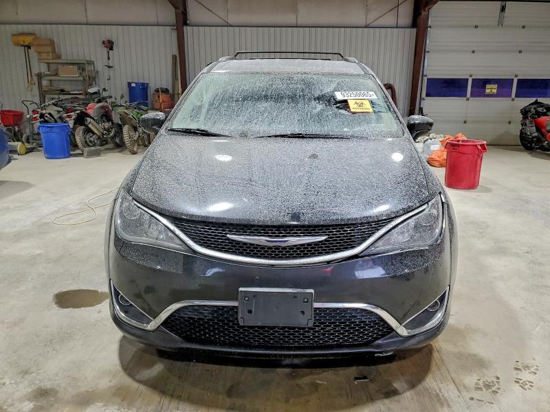 Photo 5 from auction – 2017 CHRYSLER PACIFICA with VIN 2C4RC1BG7HR710500