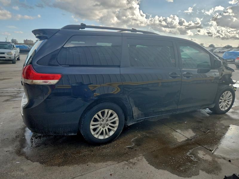Photo 3 from auction – 2012 TOYOTA SIENNA XLE with VIN 5TDYK3DC3CS266245