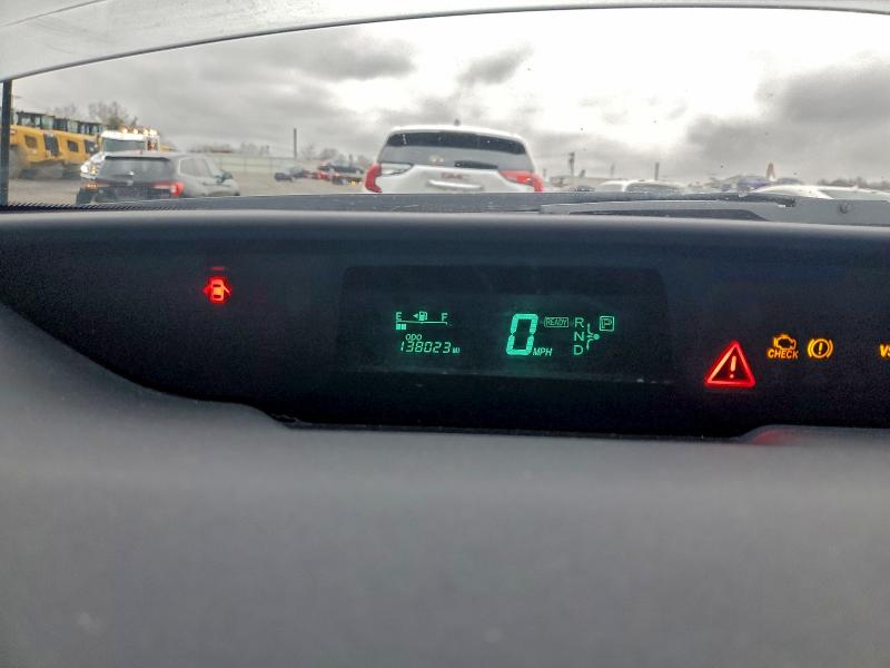 Photo 9 from auction – 2004 TOYOTA PRIUS with VIN JTDKB20U640109098