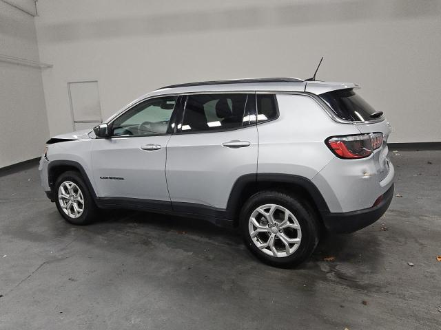 Фото 2 с аукциона – 2024 JEEP COMPASS LA с VIN 3C4NJDBN3RT154611