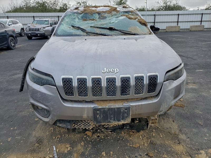 Photo 5 from auction – 2019 JEEP CHEROKEE L with VIN 1C4PJLLBXKD327656