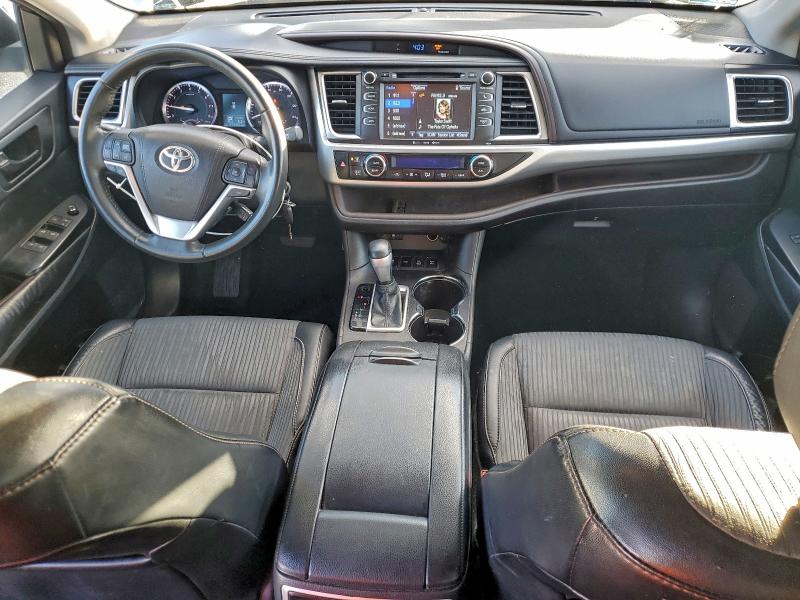 Photo 8 from auction – 2016 TOYOTA HIGHLANDER with VIN 5TDBKRFH2GS240064
