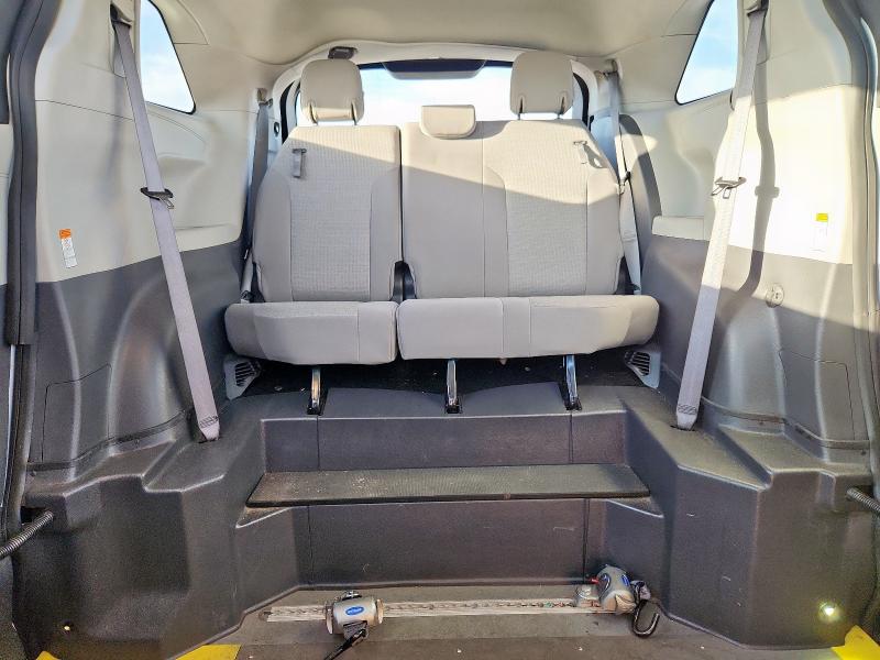 Photo 10 from auction – 2024 TOYOTA SIENNA with VIN 5TDKRKEC0RS216034