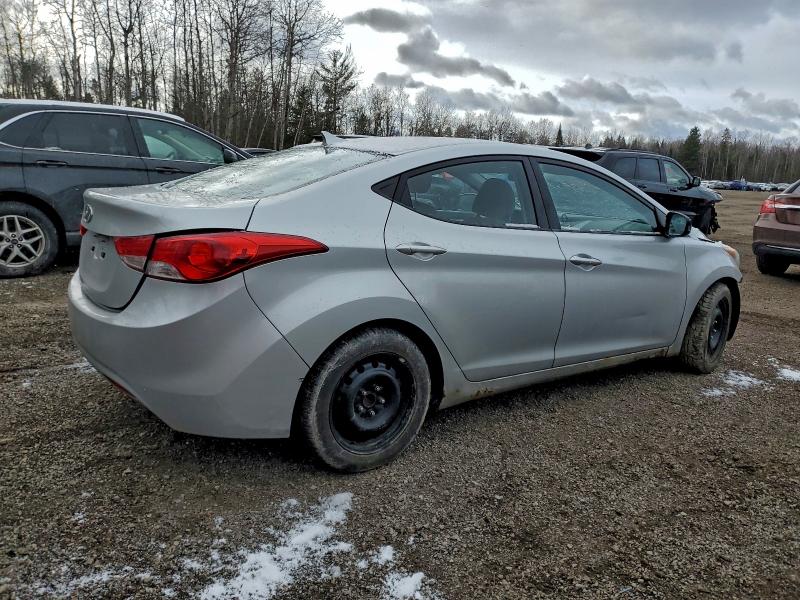 Photo 3 from auction – 2012 HYUNDAI ELANTRA GL with VIN 5NPDH4AEXCH118026