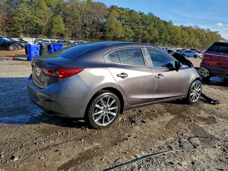 Photo 3 from auction – 2018 MAZDA 3 TOURING with VIN 3MZBN1V37JM228043