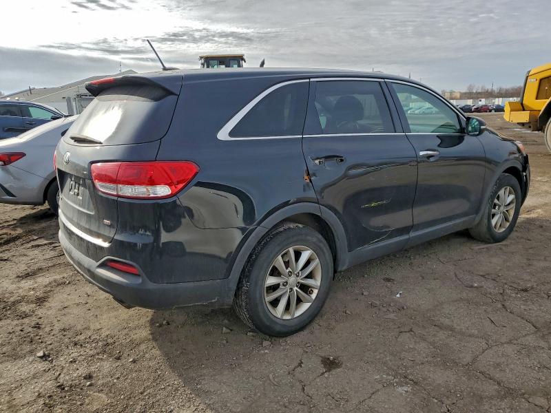 Photo 3 from auction – 2018 KIA SORENTO LX with VIN 5XYPG4A35JG363996