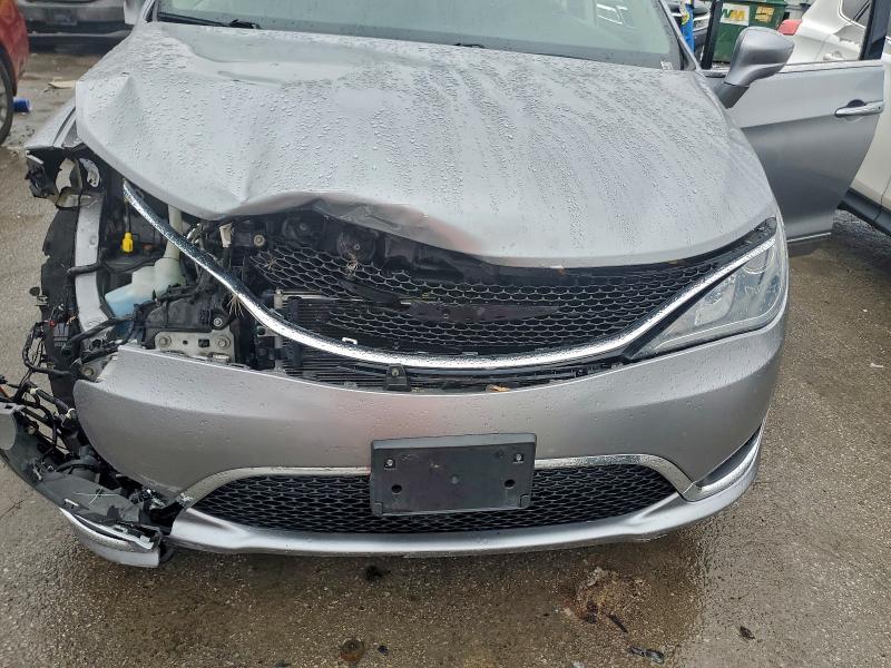 Photo 12 from auction – 2017 CHRYSLER PACIFICA T with VIN 2C4RC1BG2HR810018