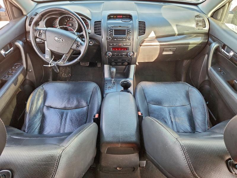 Photo 8 from auction – 2011 KIA SORENTO EX with VIN 5XYKUDA17BG058549