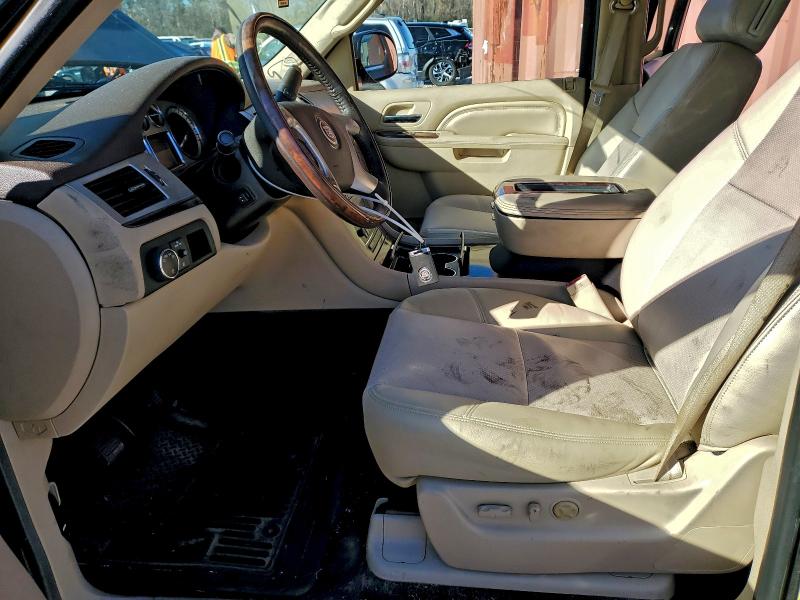Photo 7 from auction – 2013 CADILLAC ESCALADE L with VIN 1GYS3BEF2DR100492