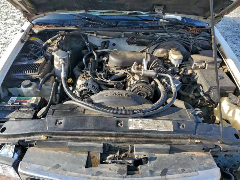 Photo 12 from auction – 1998 GMC JIMMY with VIN 1GKCS13W8W2571766