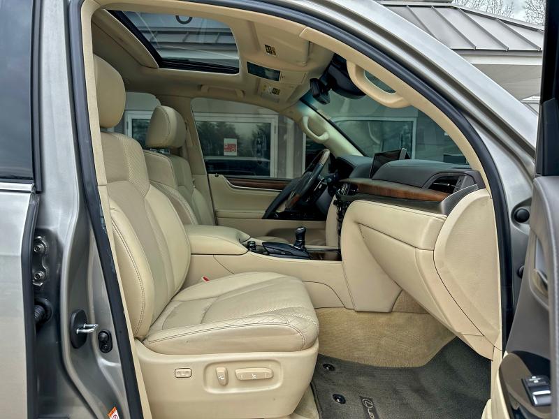 Photo 5 from auction – 2016 LEXUS LX 570 with VIN JTJHY7AX1G4215337