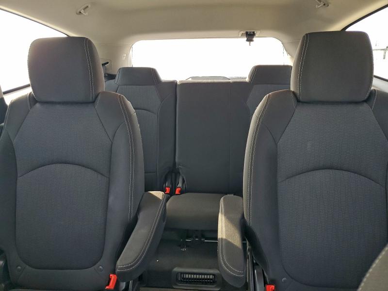 Photo 10 from auction – 2017 CHEVROLET TRAVERSE L with VIN 1GNKRGKD6HJ306334