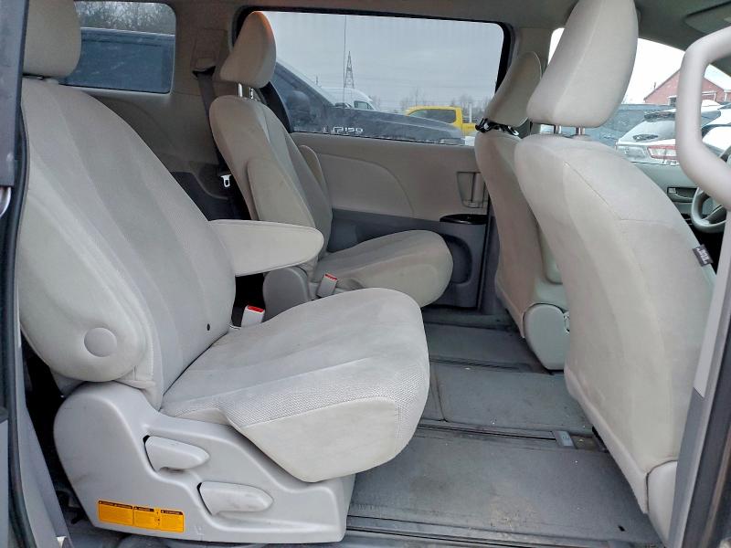Photo 11 from auction – 2012 TOYOTA SIENNA with VIN 5TDZK3DC4CS240371