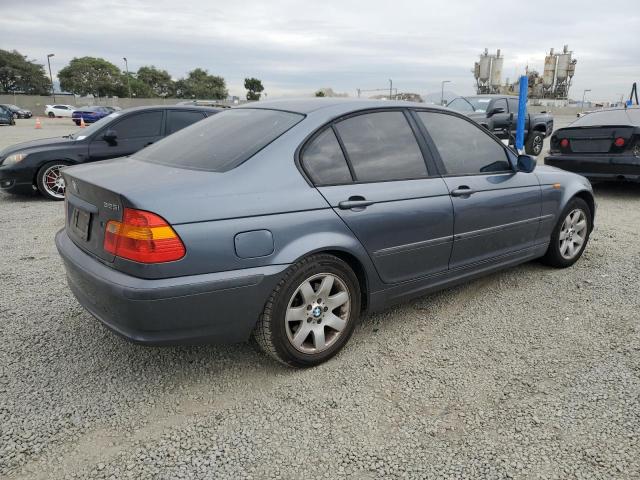Photo 3 from auction – 2002 BMW 325 with VIN WBAEV33462KL77329