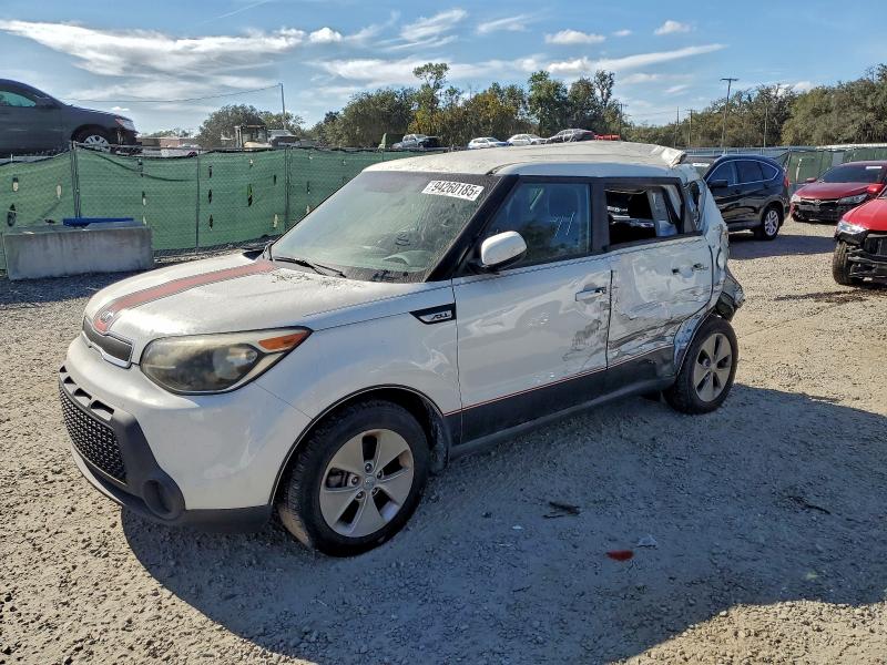 KIA SOUL 2016 with VIN KNDJN2A20G7377947 - Photo from auction