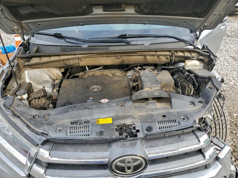 Photo 12 from auction – 2018 TOYOTA HIGHLANDER with VIN 5TDYZRFH8JS275298