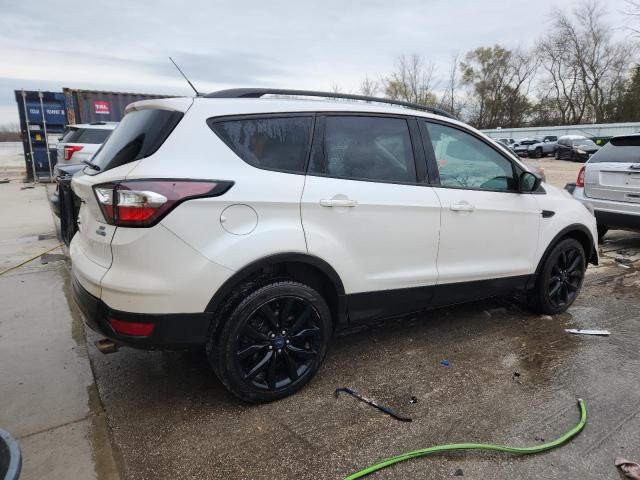 Photo 3 from auction – 2017 FORD ESCAPE SE with VIN 1FMCU9GD0HUB53055