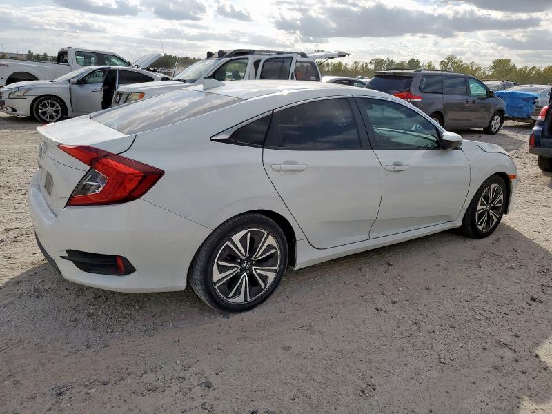 Photo 3 from auction – 2017 HONDA CIVIC EX with VIN 2HGFC1F39HH630634