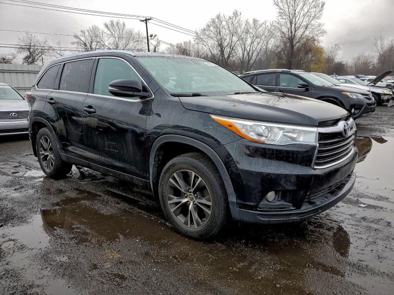 Photo 4 from auction – 2016 TOYOTA HIGHLANDER with VIN 5TDJKRFH9GS261926