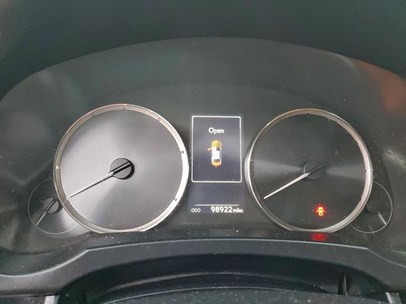 Photo 9 from auction – 2017 LEXUS IS 300 with VIN JTHCM1D2XH5021227