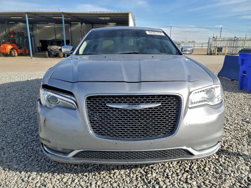 Photo 5 from auction – 2016 CHRYSLER 300C with VIN 2C3CCAKG2GH111521